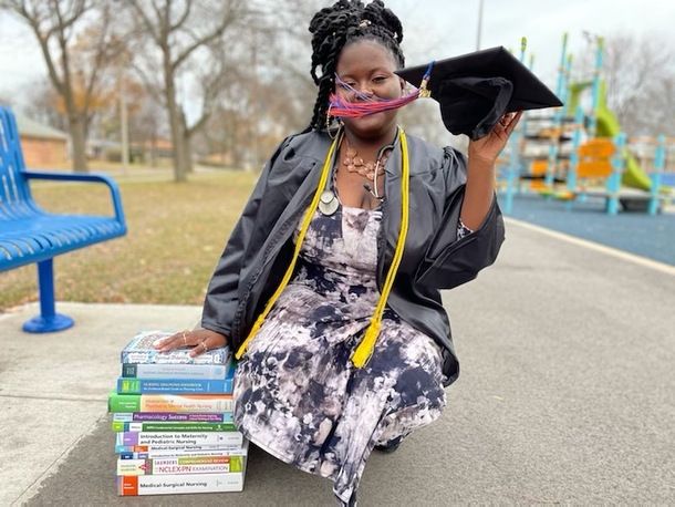 17-year-old girl makes history after she earns a nursing diploma while she’s still in high school - picture 2