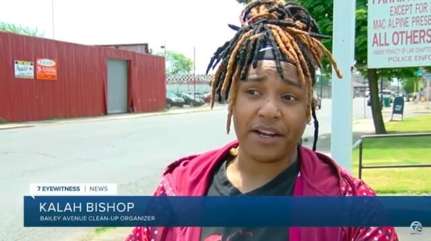 18-Year-Old High school student decides to clean up street for 10 hours after protest turns violent - picture 3