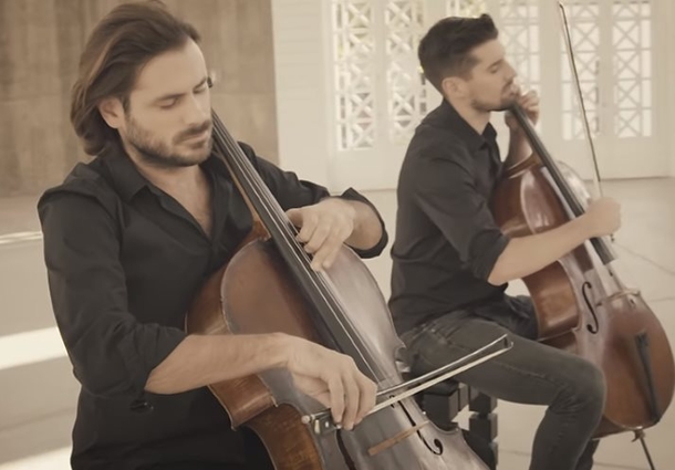 2 Men Perform "Hallelujah" With Such Beauty That It Forces Tears To Run Down Everyone's Face - picture 3