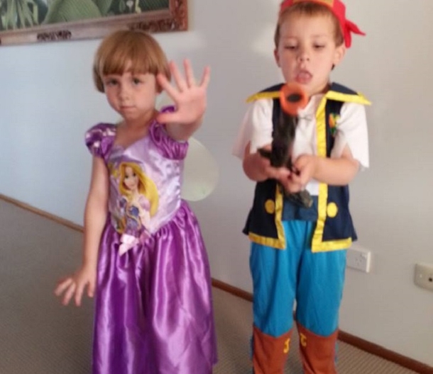 2 Small Kids Vanish Into Thin Air. 3 Years Later, They Suddenly Pop Up At Dad's Front Door - picture 4