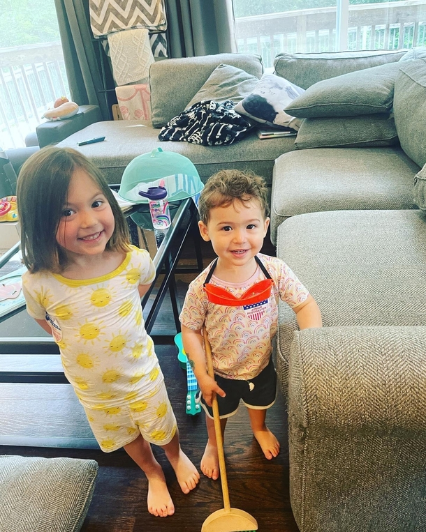 2-Year-Old Gets The Coolest Birthday Surprise From Mailman, Dubs Him “Honorary Letter Carrier.” - picture 2