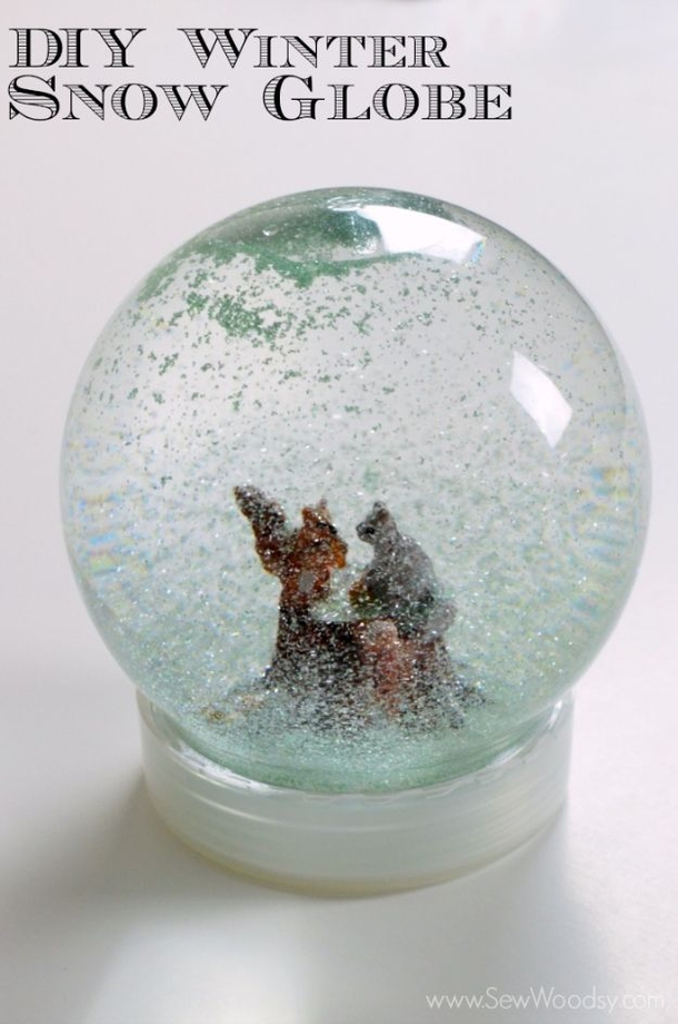 20 Creative DIY Snow Globes You Have To Try This Winter - picture 4