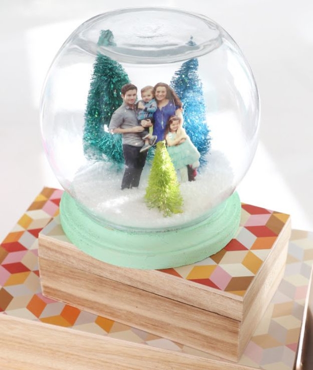 20 Creative DIY Snow Globes You Have To Try This Winter - picture 5