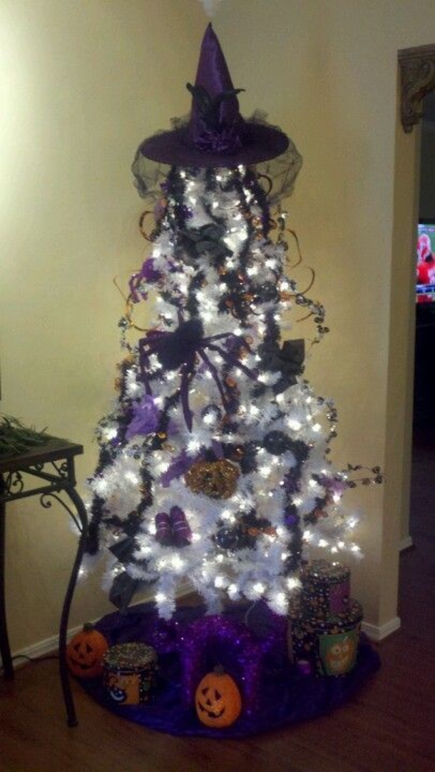 20 Decorated Halloween Trees - picture 4