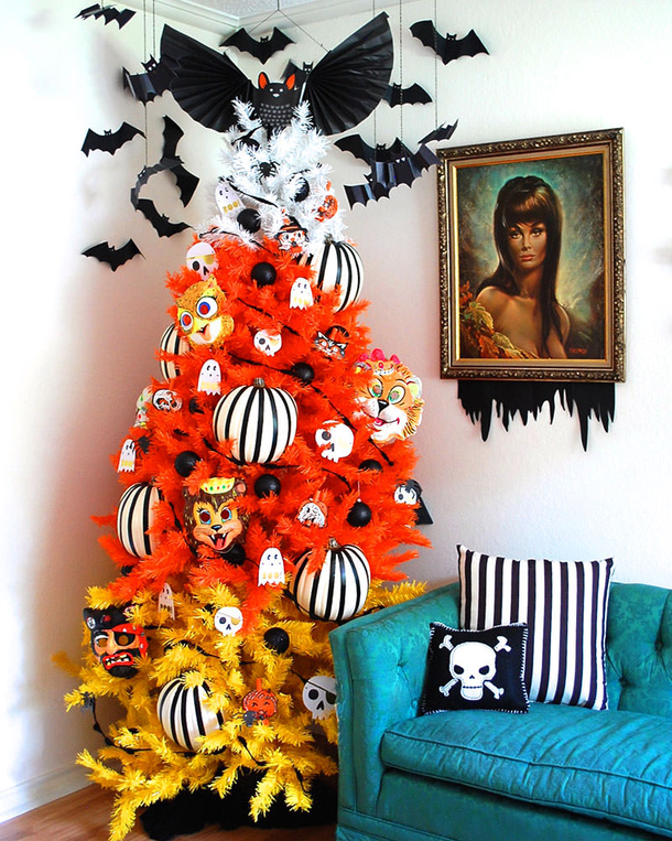 20 Decorated Halloween Trees - picture 6
