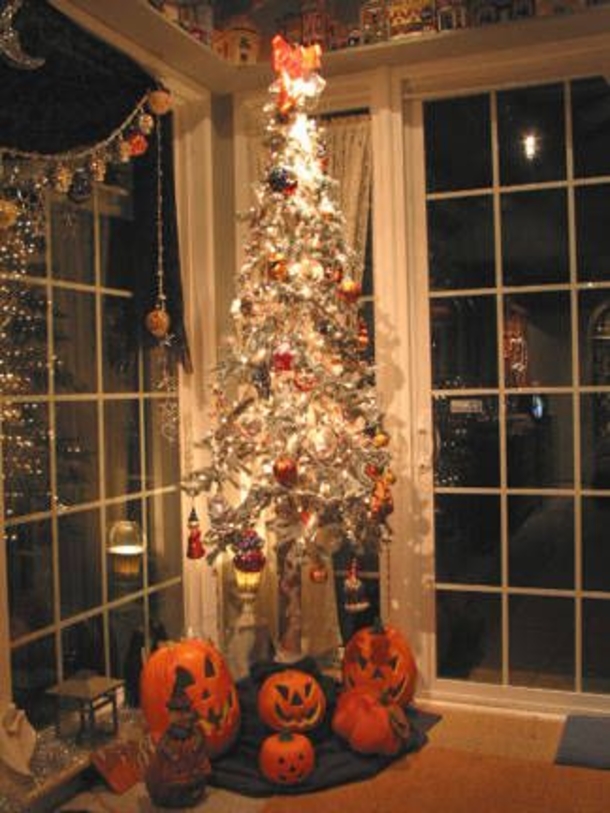 20 Decorated Halloween Trees - picture 16