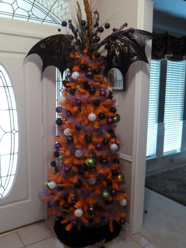20 Decorated Halloween Trees - picture 2