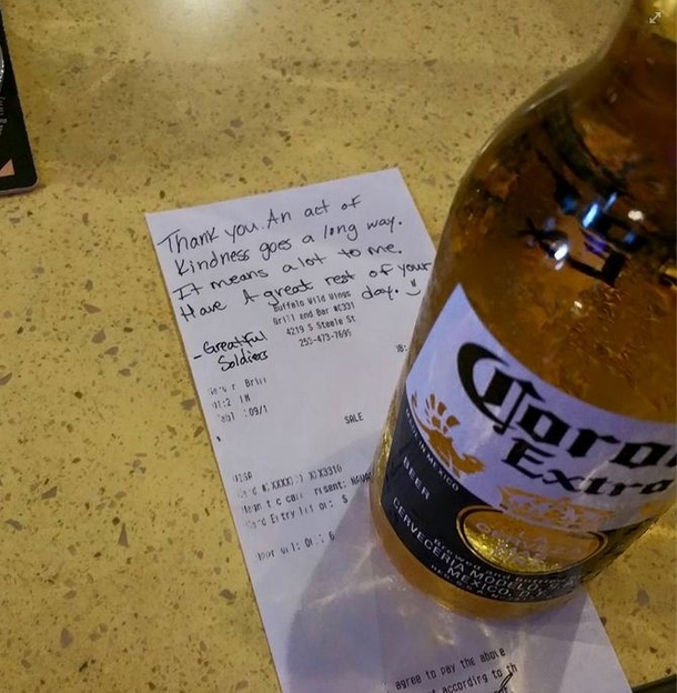 Woman Is At A Loss Of Words After Reading What This Waiter Wrote On Her Receipt - picture 2