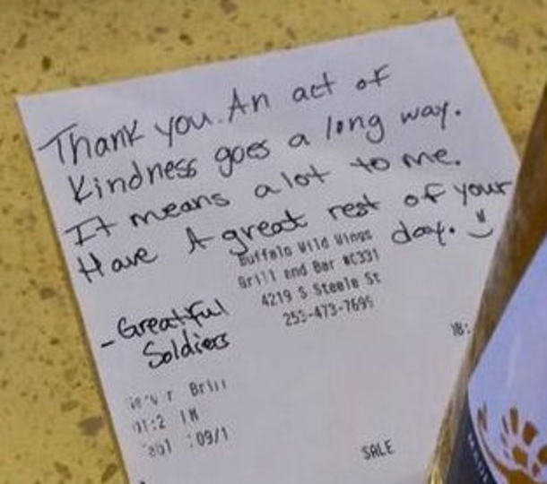 Woman Is At A Loss Of Words After Reading What This Waiter Wrote On Her Receipt - picture 3
