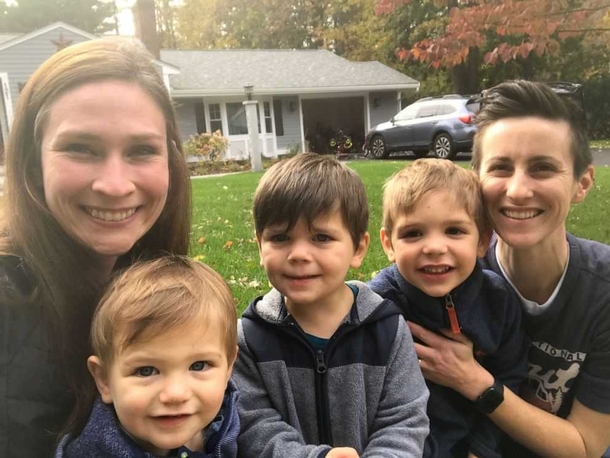 3 biological brothers, under 4-years-old, are adopted by couple so they can stay together - picture 2