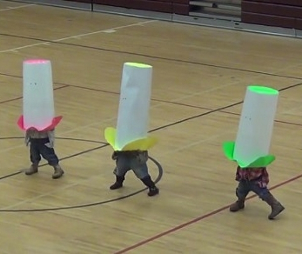 3 Girls Approach Crowd In Giant Hats, 60 Seconds Later, The Crowd Explode With Their Dance Moves - picture 4