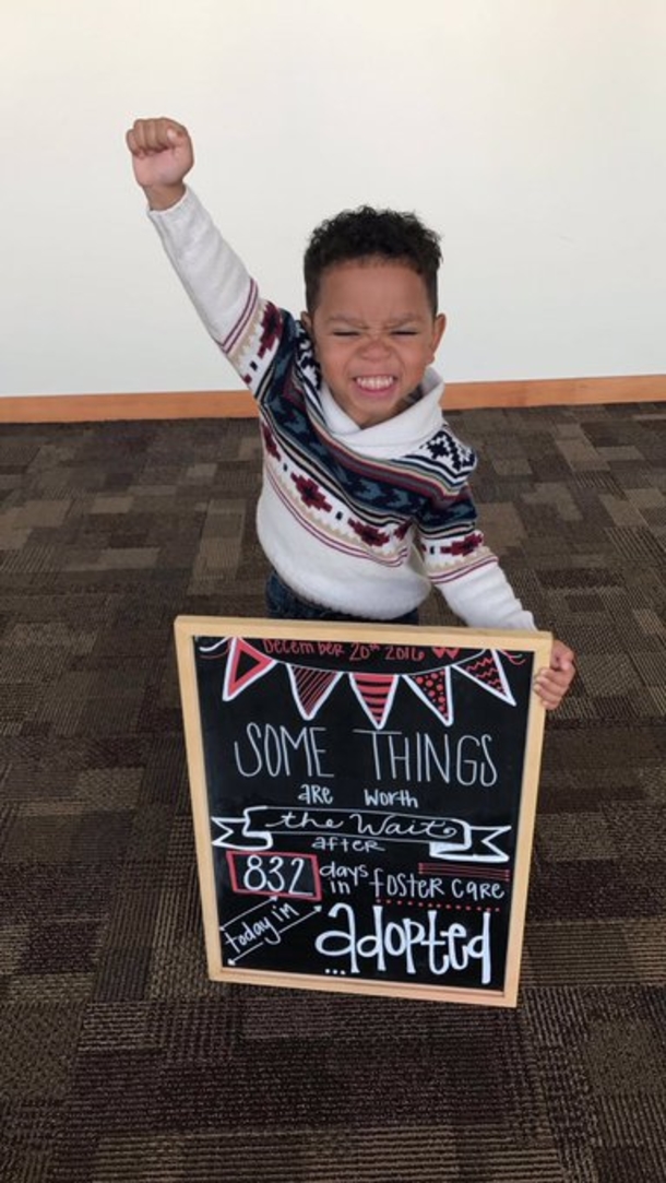 3-year-old boy has the BEST reaction to being adopted after 2 years in foster care - picture 4
