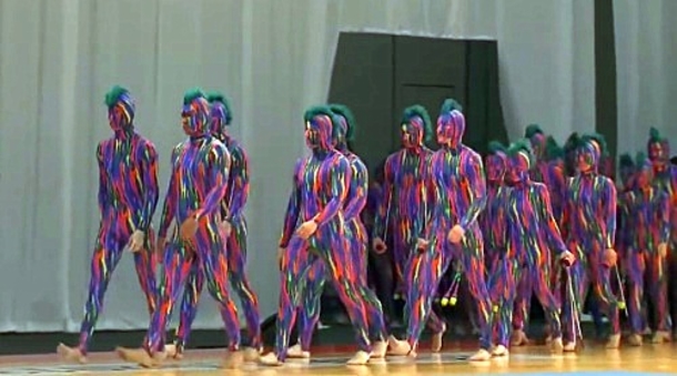 31 Gymnasts Stand Around A Mat, Seconds Later The Audience Gasps - picture 2