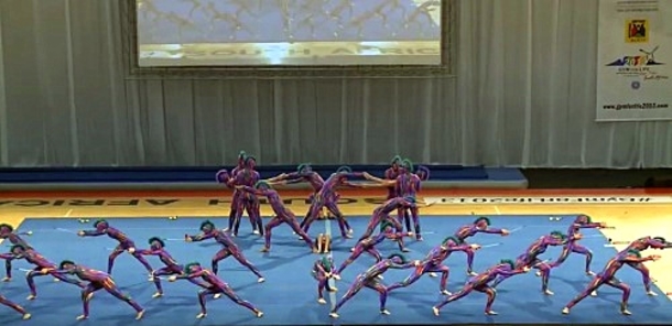 31 Gymnasts Stand Around A Mat, Seconds Later The Audience Gasps - picture 3