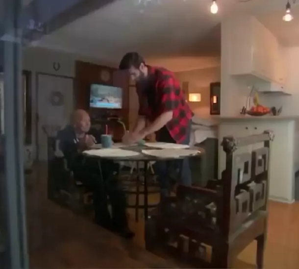 31-year-old invites elderly woman to live with him so she spend her final days alone - picture 9