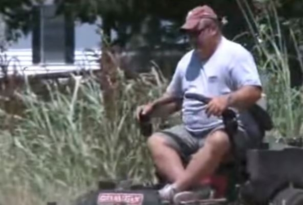 4 Young Boys Sneaks Into A Yard - Elderly Woman Sees Them And Realizes Their Intentions... - picture 5