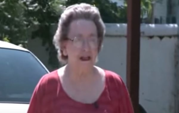4 Young Boys Sneaks Into A Yard - Elderly Woman Sees Them And Realizes Their Intentions... - picture 6