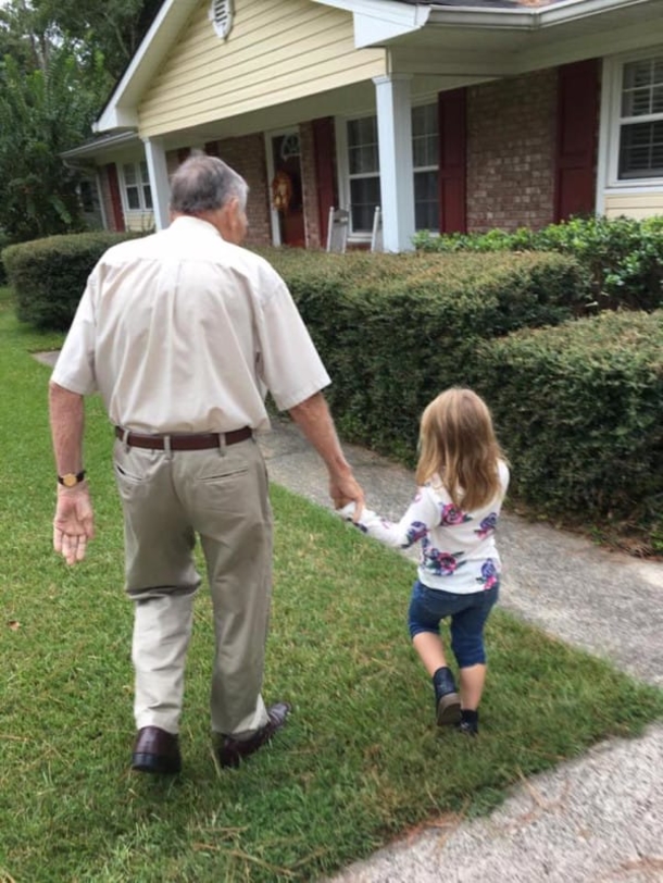 4-Year-Old At Grocery Store Calls Lonely Widower ‘Old,’ And Mom Is Floored By His Response - picture 11
