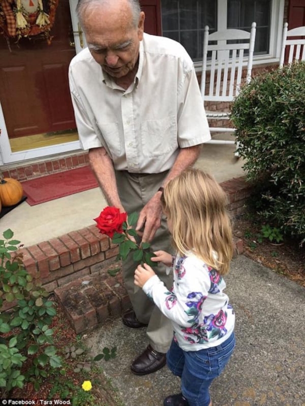 4-Year-Old At Grocery Store Calls Lonely Widower ‘Old,’ And Mom Is Floored By His Response - picture 8