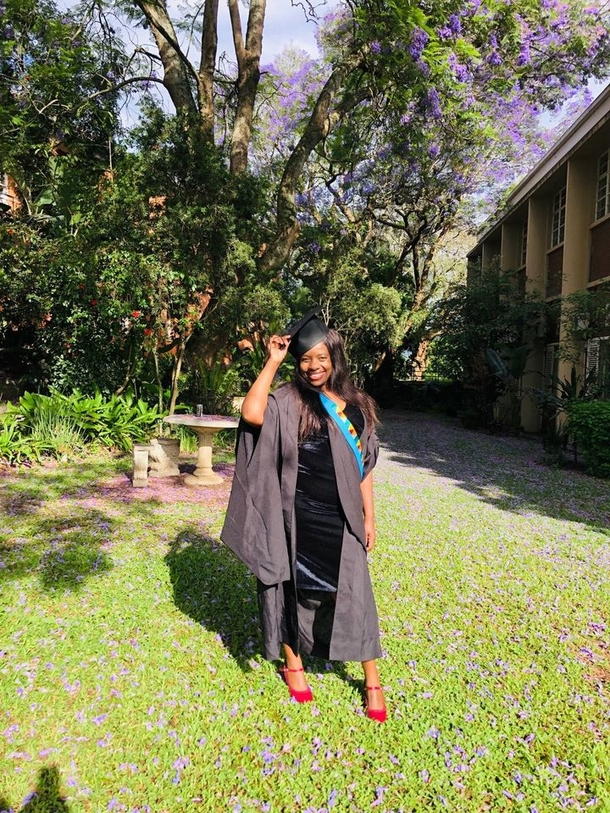40-year-old woman becomes graduate of the same college she cleaned for 14 years - picture 4