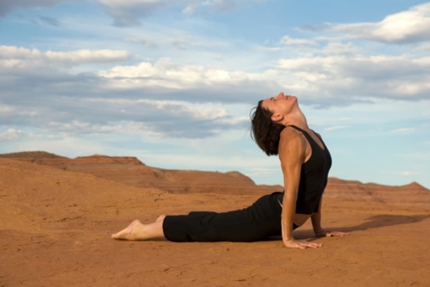 5 Brilliant Yoga Exercises To Reduce Your Belly Fat And Strengthen Your Abs - picture 2