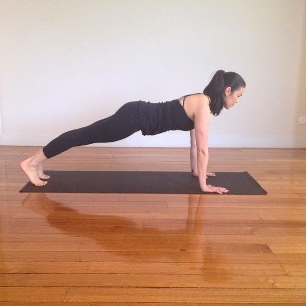 5 Brilliant Yoga Exercises To Reduce Your Belly Fat And Strengthen Your Abs - picture 4