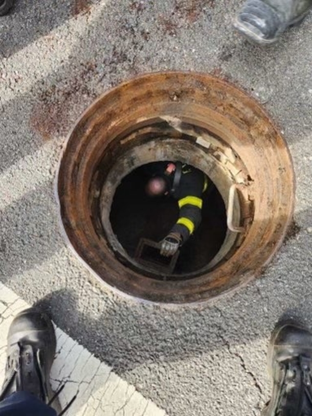 5 Kids Get Lost In Sewer — First Responders Hustle In Order To Save Them. - picture 3