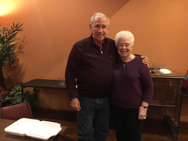 5 young guys repeatedly disrupt elderly veteran’s meal — causing him to cry - picture 8