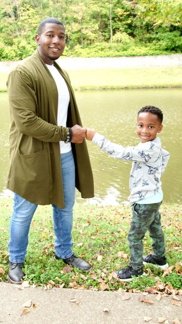 5-year-old boy donates every dollar he has to a homeless man and teaches his Dad a valuable lesson - picture 3