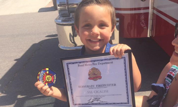 5-Year-Old boy, races to neighbor’s house with baby sister to ask for help after mom suffers seizure in the shower - picture 4