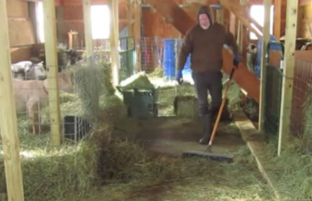 50-Year-Old Farmer Is Going Viral And It's No Surprise Once You See His Hilarious Music Video - picture 2