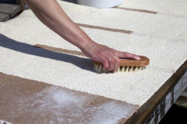 6 Brilliant Cleaning Hacks To Make Your Carpet Look Brand Spanking New - picture 7