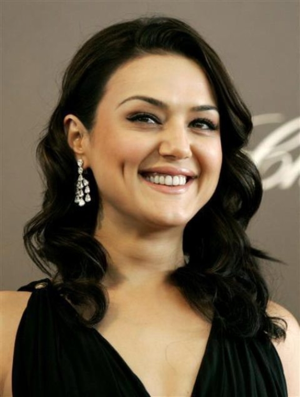 6 Reasons Why People Have Dimples On Their Cheeks - picture 5