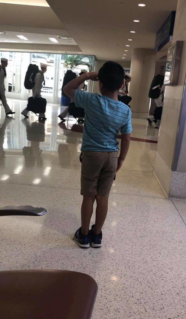 6-year-old boy went viral after he salutes military men at airport - picture 2