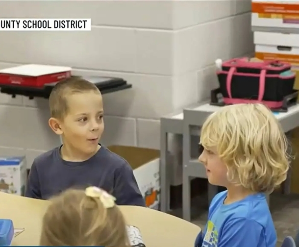6-year-old student often visits the principal’s office until this school bus driver becomes his friend - picture 6