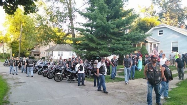 7-YEAR-OLD GIRL BULLIED FOR A YEAR, THEN THESE MEN SHOW UP TO PROTECT HER - picture 2