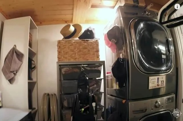 72-Year-Old Woman On Fixed Income Builds Beautiful Tiny Home with Spacious Sunroom and Finds Joy in Simplicity - picture 8