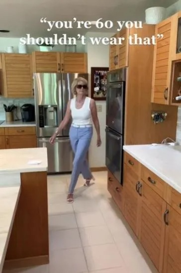 76-Year-Old Fashion Blogger Defies Stereotypes and Gains Popularity on Social Media - picture 5