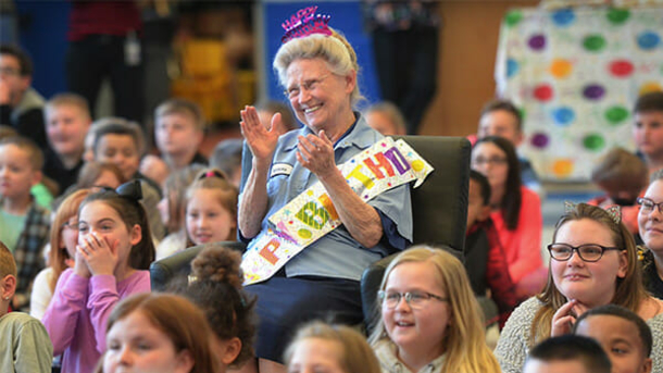 77-year-old janitor who never celebrated her birthday suddenly hears her name over a loudspeaker - picture 2