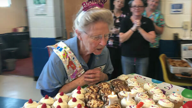 77-year-old janitor who never celebrated her birthday suddenly hears her name over a loudspeaker - picture 3