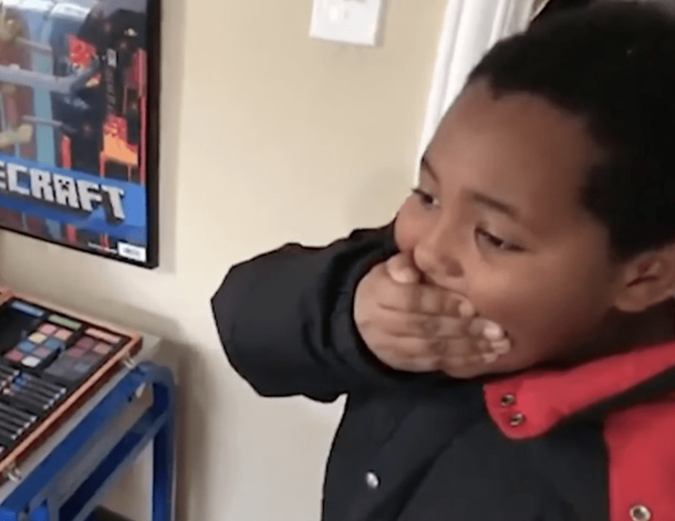 8-year-old boy cries after getting his own bed after years of being homeless - picture 3