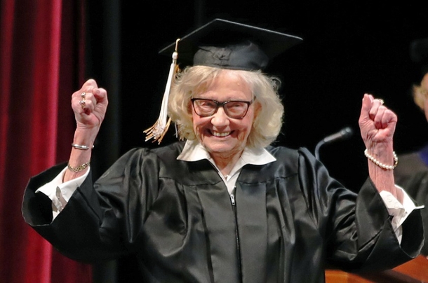 84-year-old woman gets her college degree after 60 years of trying - picture 2