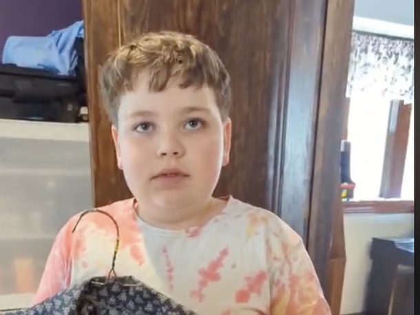 9-year-old boy has the sweetest gift for his Father – his Dad’s reaction is golden! - picture 2