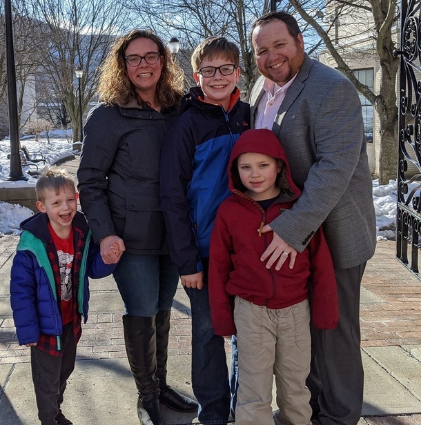 9-year-old boy has the sweetest gift for his Father – his Dad’s reaction is golden! - picture 3
