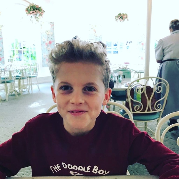 9-year-old gets into trouble for doodling at school then he's hired by restaurant to create wall art - picture 3