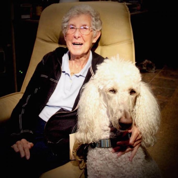 90-Year-Old Woman Diagnosed With Cancer, Refuses Chemo To Do This - picture 3