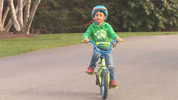A 3-year-old boy saves his elderly neighbor stuck inside the basement for days - picture 2