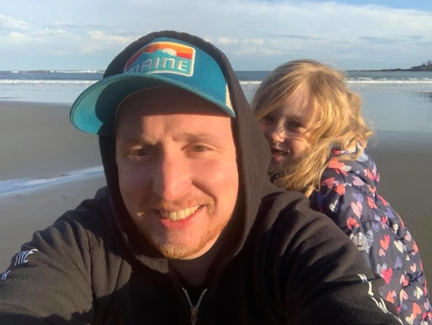 A 6-year-old and her 4-year-old brother saves Father's life after he collapsed in basement at home - picture 3