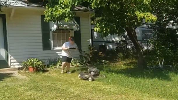 A 9-year-old boy mows lawns for elderly, disabled and veterans neighbors free of charge, so inspiring - picture 2