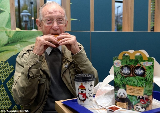 A 93-Year-Old Man's Trip To His Local McDonald's Takes An Unexpected Turn - picture 2
